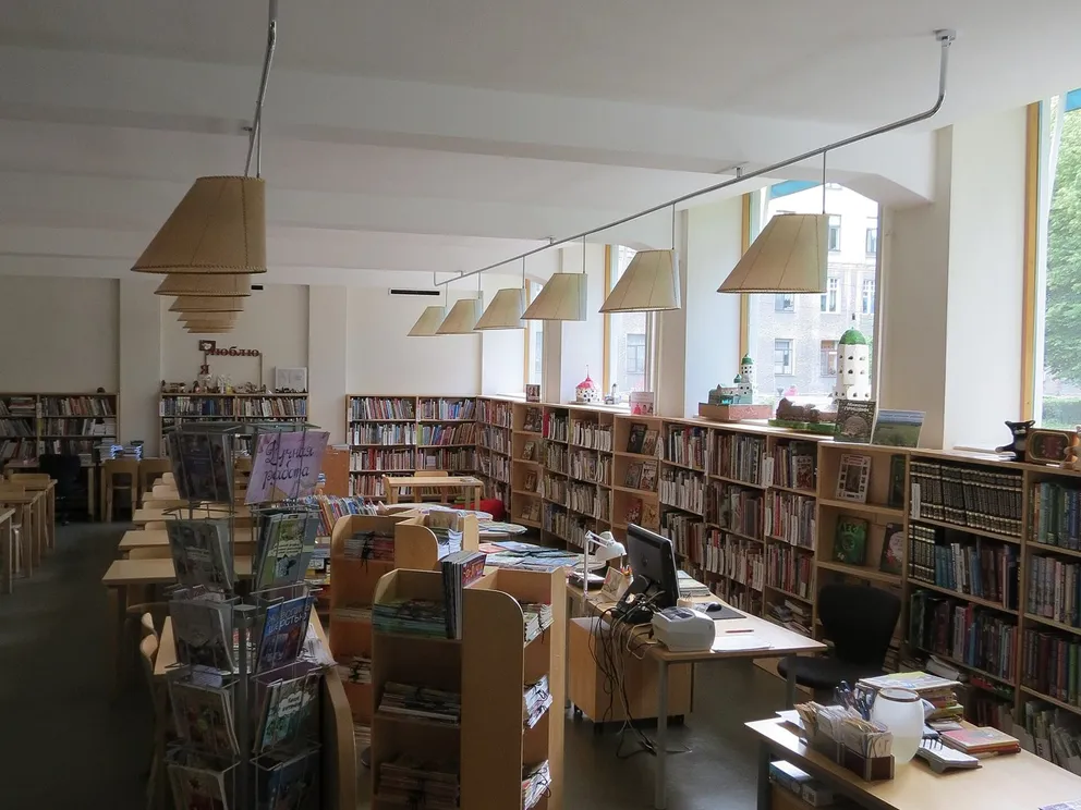 Bibliotheek Oostland in Lansingerland: vestigingen, openingstijden en cursussen