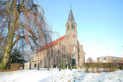 De kerk van Bergschenhoek in de sneeuw